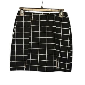 Shein Stripped Mini Skirt Black & White 95% Polyester 5% Spandex Size M
